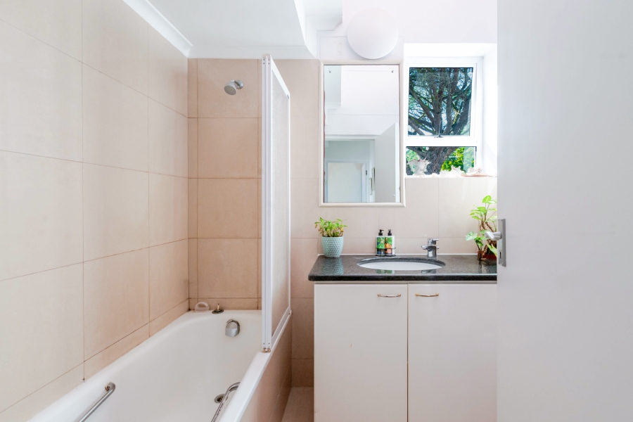 3 Bedroom Property for Sale in Sea Point Western Cape